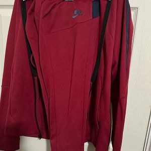 Nike tracks suit